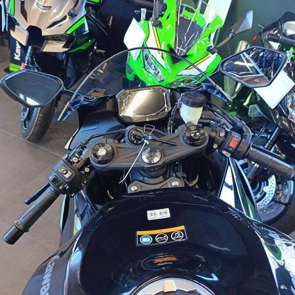 Kawasaki Ninja 636 ZX-6R (2024 - 26) (5)
