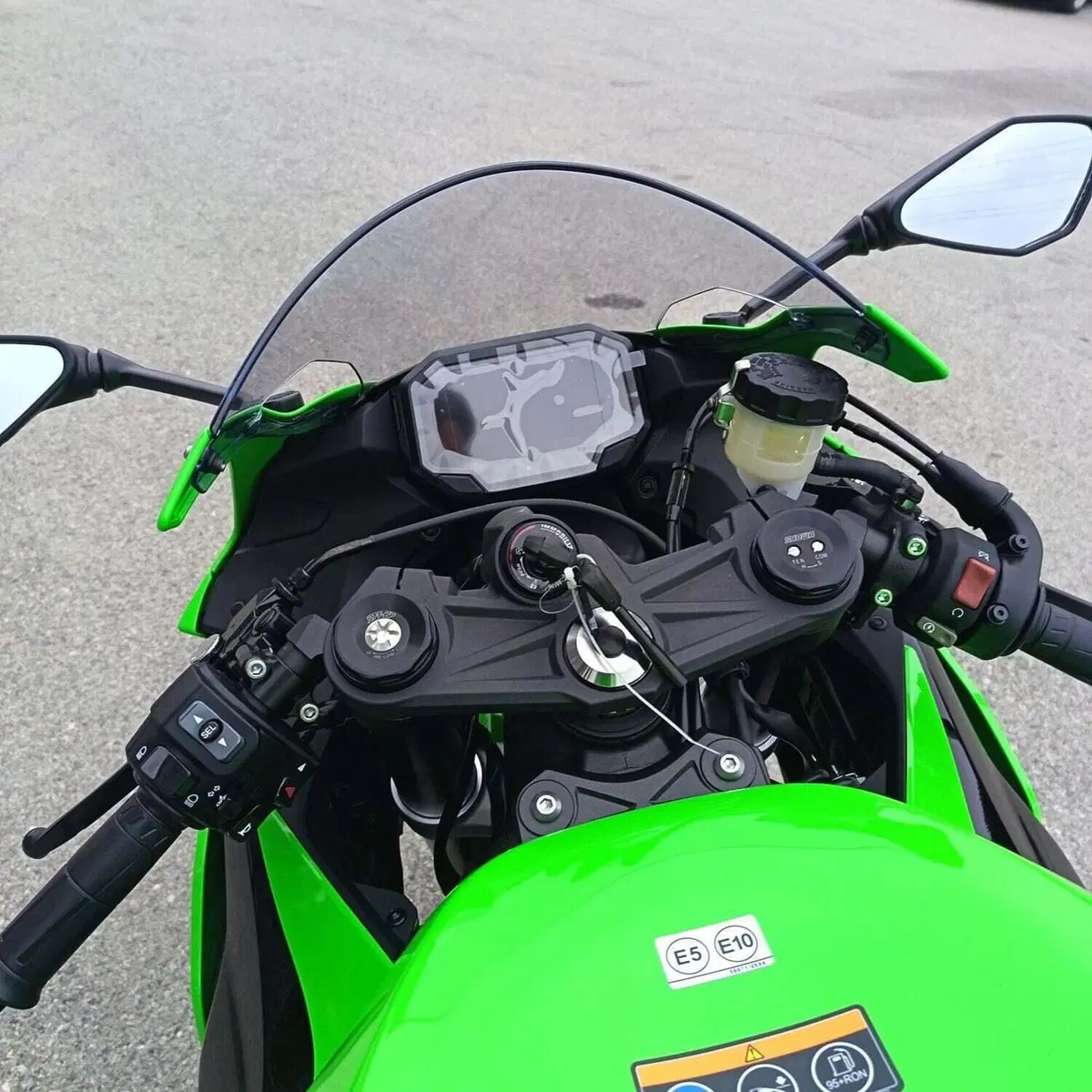 Kawasaki Ninja 636 ZX-6R (2024 - 26) (11)