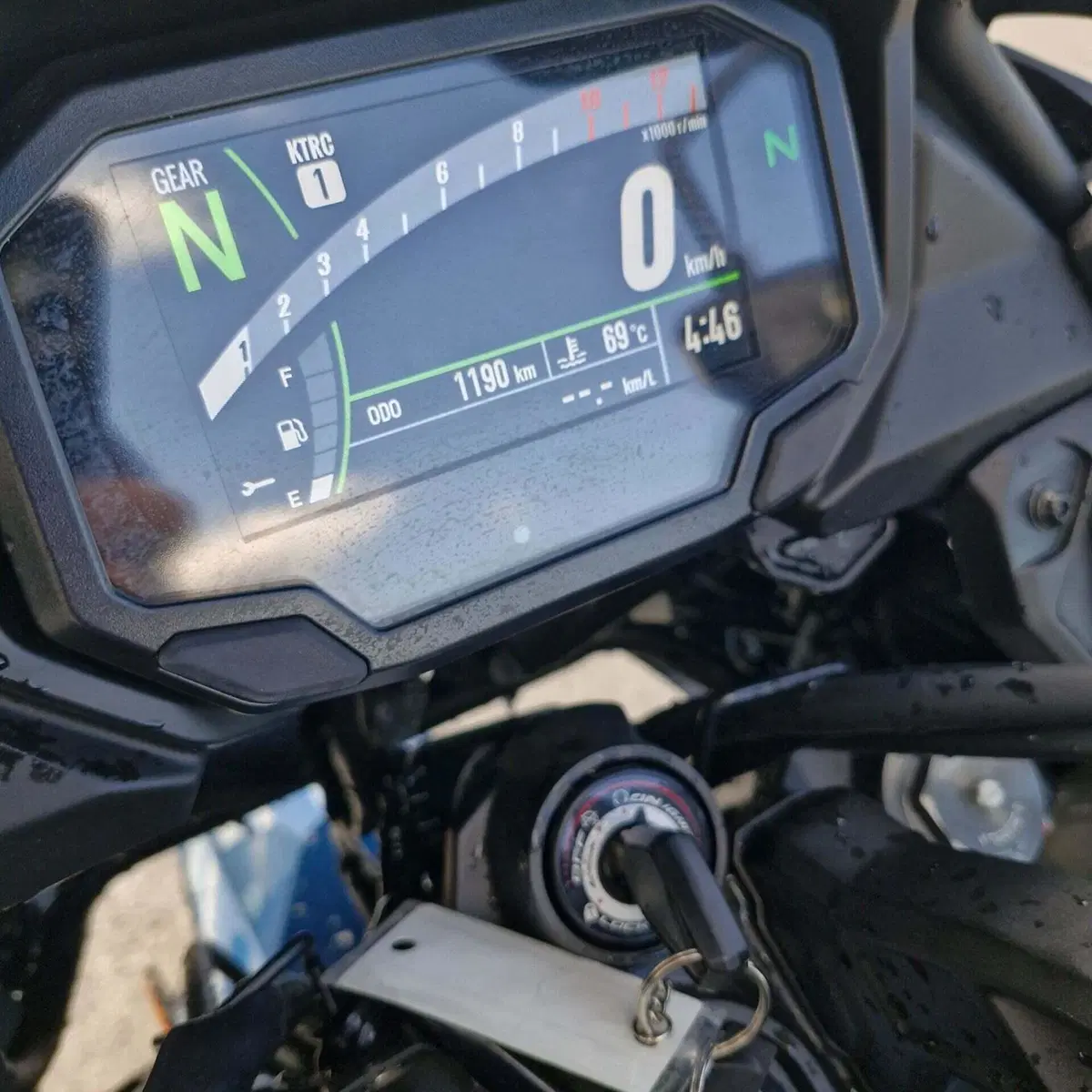 Kawasaki Versys 650 (2025 - 26) (2)