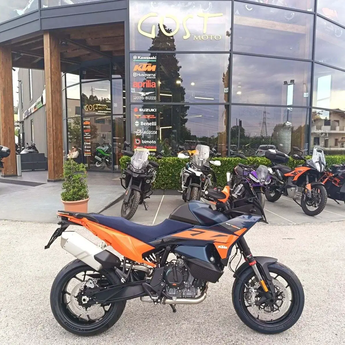 KTM 890 SMT (2026) (2)