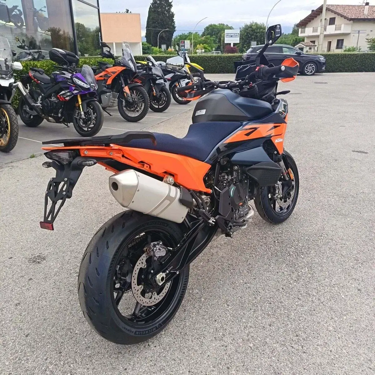 KTM 890 SMT (2026) (4)