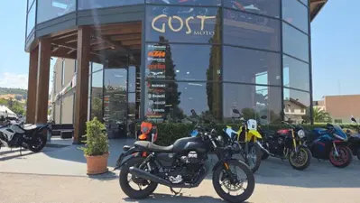 Moto Guzzi V7 Stone (2025 - 26) usata