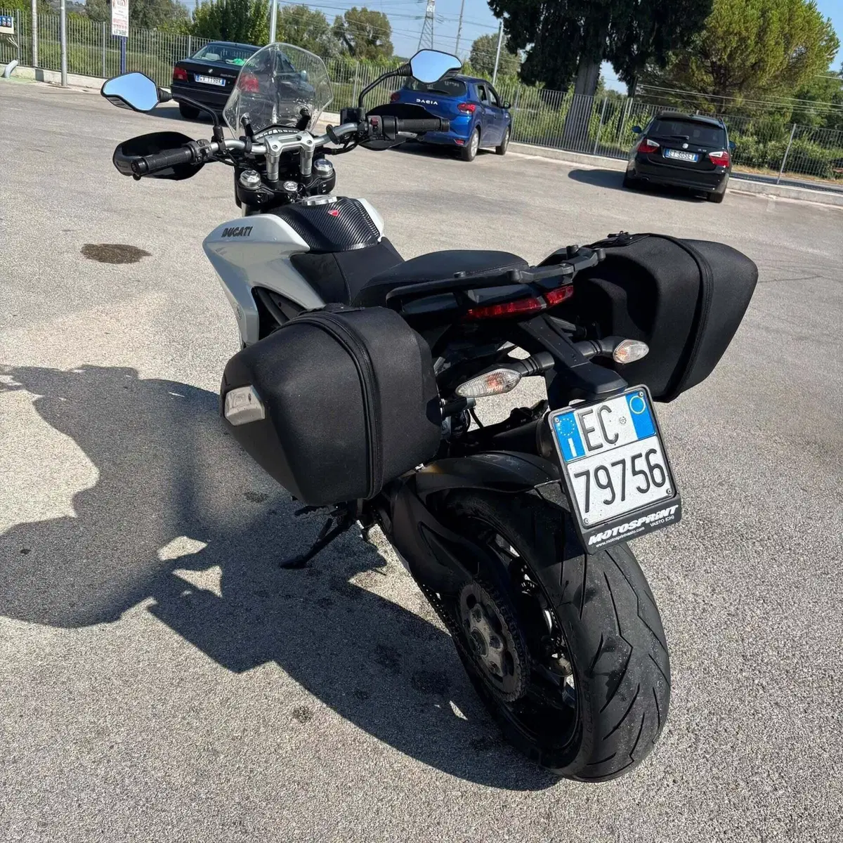 Ducati Hyperstrada 821 (2013 - 15) (2)