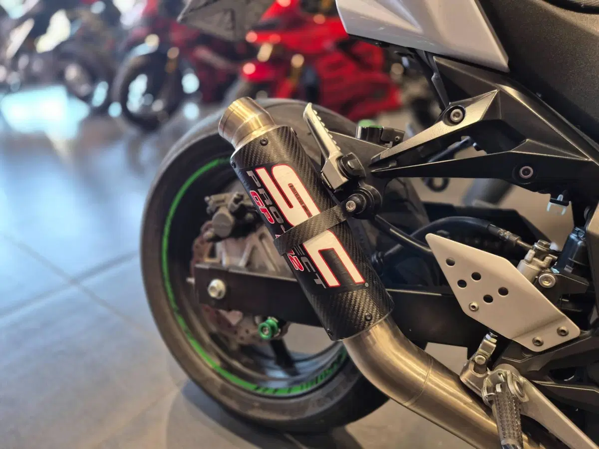Kawasaki Z 750 (2007 - 14) (5)