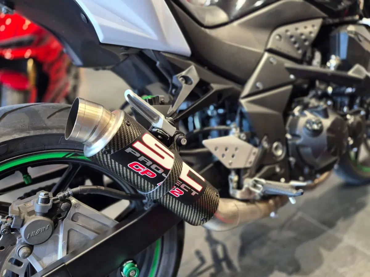Kawasaki Z 750 (2007 - 14) (8)