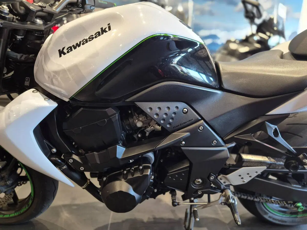Kawasaki Z 750 (2007 - 14) (4)
