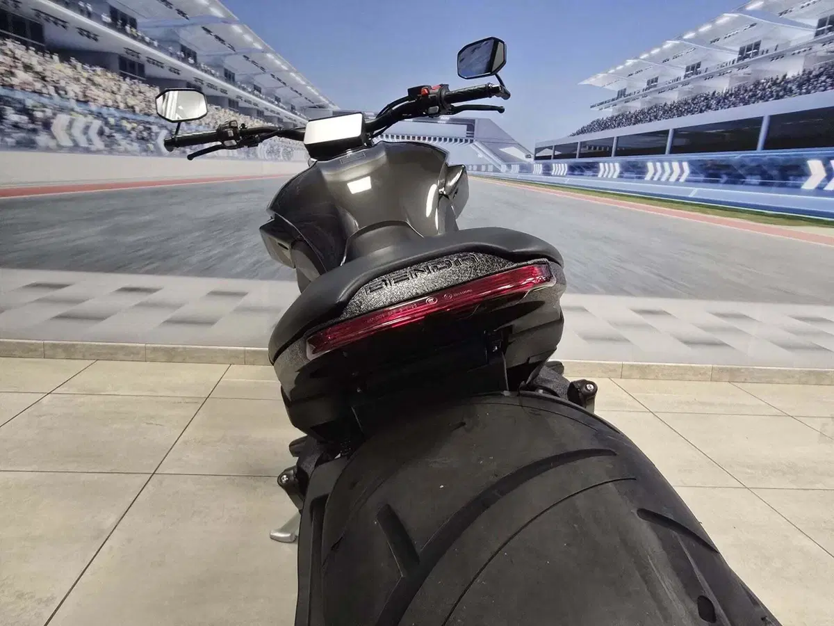 Benda Motorcycles LFC 700 Pro (2026) (7)