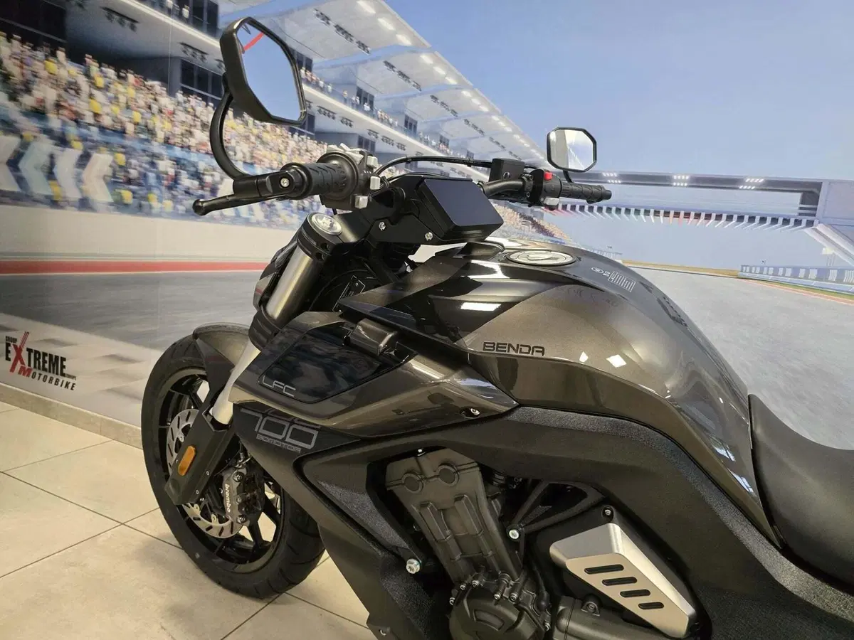 Benda Motorcycles LFC 700 Pro (2026) (11)