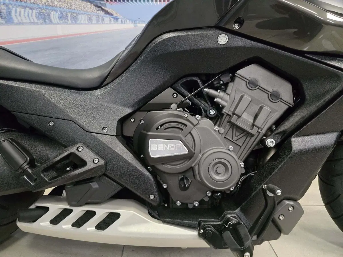 Benda Motorcycles LFC 700 Pro (2026) (18)