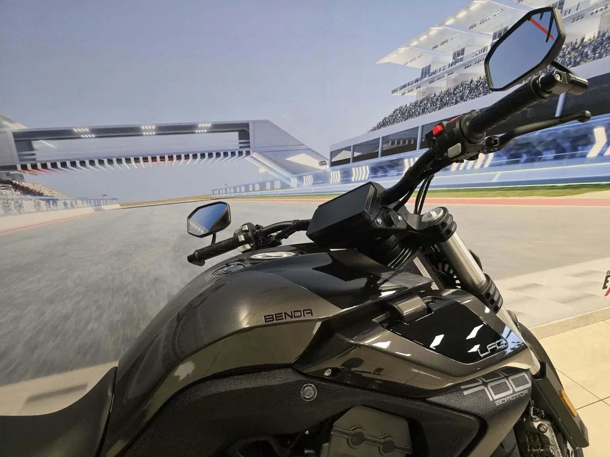 Benda Motorcycles LFC 700 Pro (2026) (20)