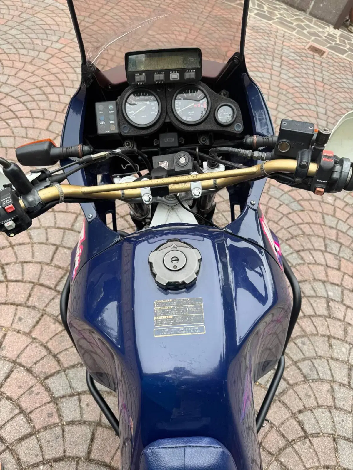 Honda XRV750 RD04 (9)