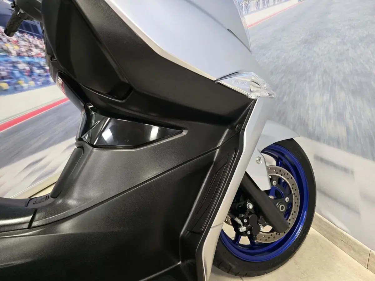 Suzuki Burgman 400 (2022 - 24) (7)