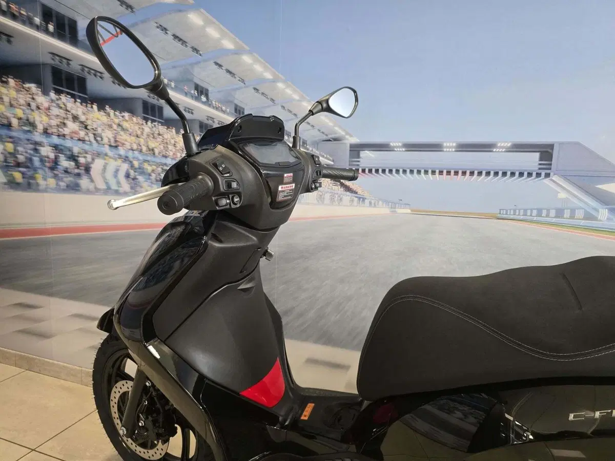 Swm C-Fly 125 (2026) (4)
