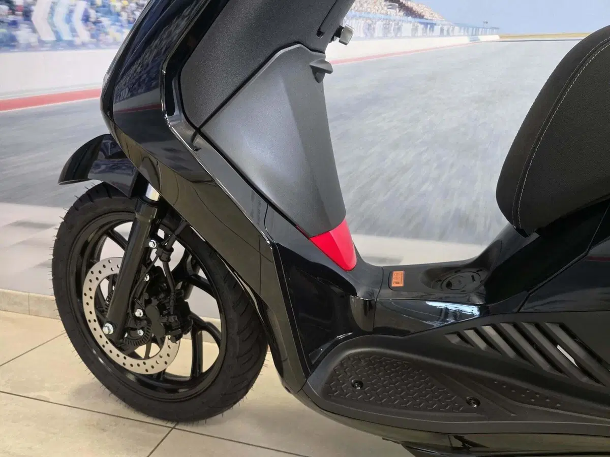 Swm C-Fly 125 (2026) (9)