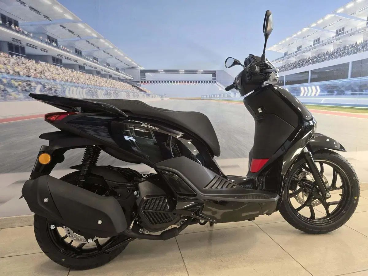 Swm C-Fly 125 (2026) (16)