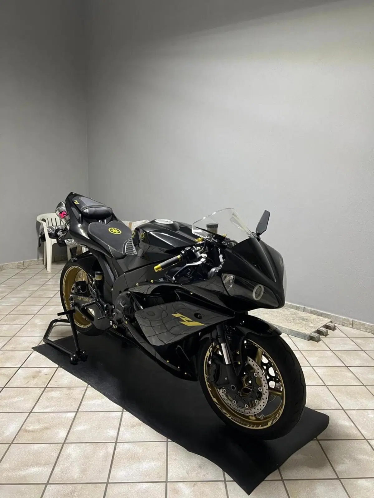 Yamaha YZF R1 (2009 - 11) (2)