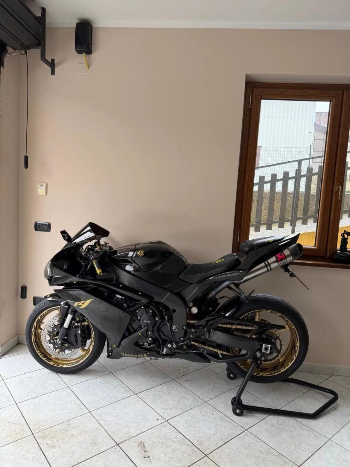 Yamaha YZF R1 (2009 - 11) (3)