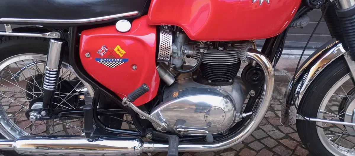 Bsa 650 SPITFIRE (3)