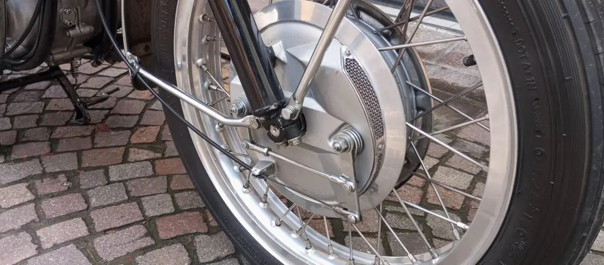 Bsa 650 SPITFIRE (13)