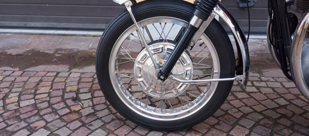 Bsa 650 SPITFIRE (14)
