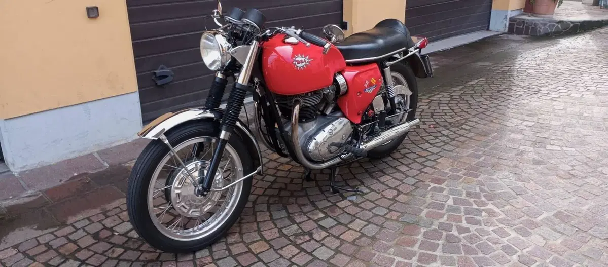 Bsa 650 SPITFIRE (19)