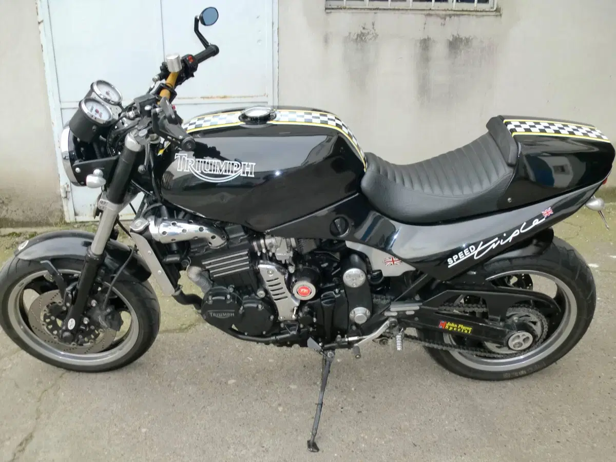 Triumph speed triple  (7)