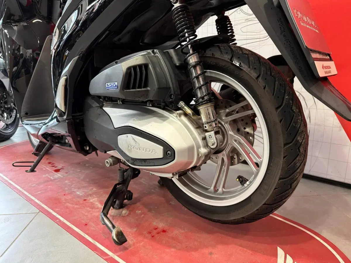 Honda SH 350 (2021 - 24) (11)