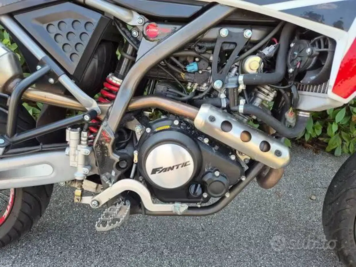 Fantic Motor XMF 125 Motard Competition 4t (2021 - 22) (6)