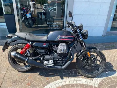 Moto Guzzi V7 Stone Special Edition (2022 - 25) usata