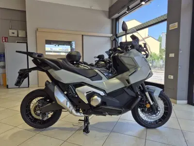 Honda X-ADV 750 (2025 - 26) usata