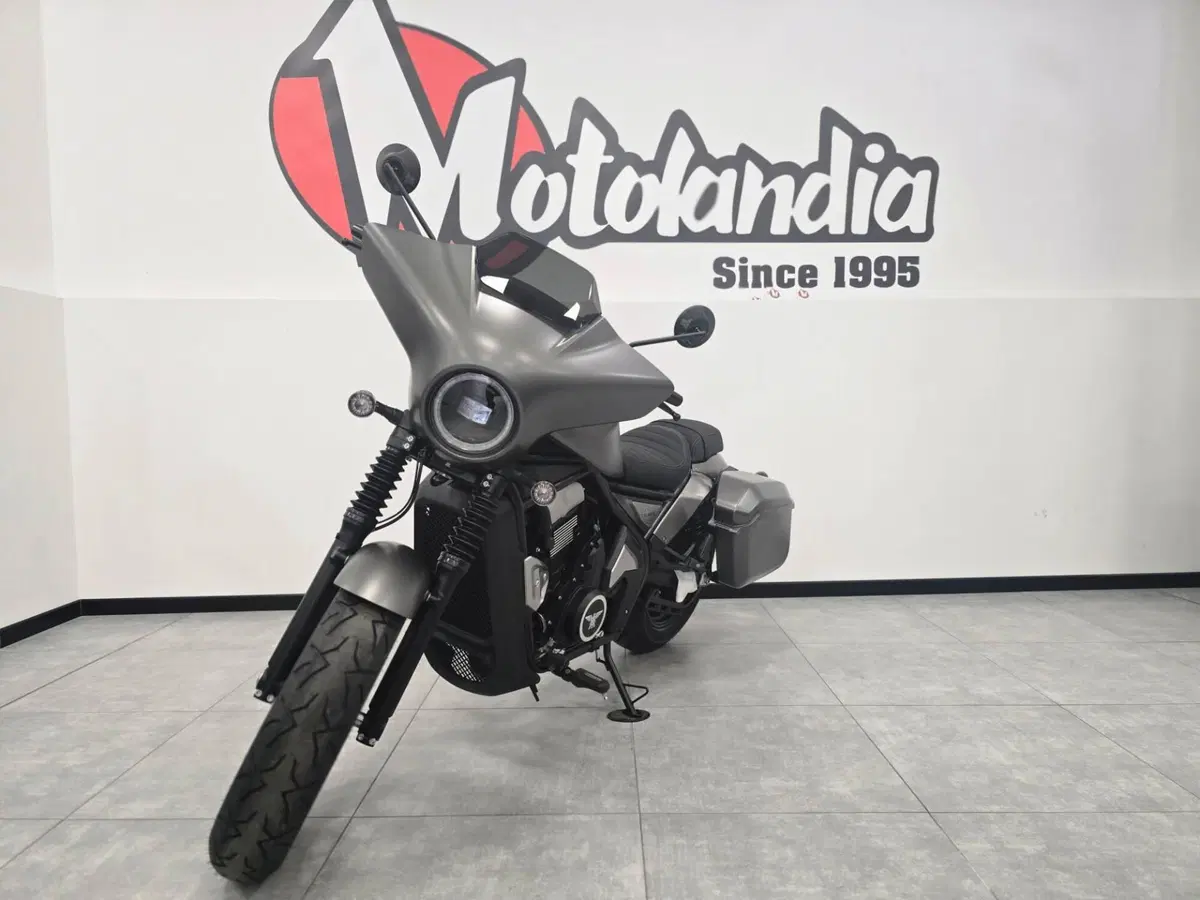 Moto Morini Calibro Bagger (2024 - 26) (3)