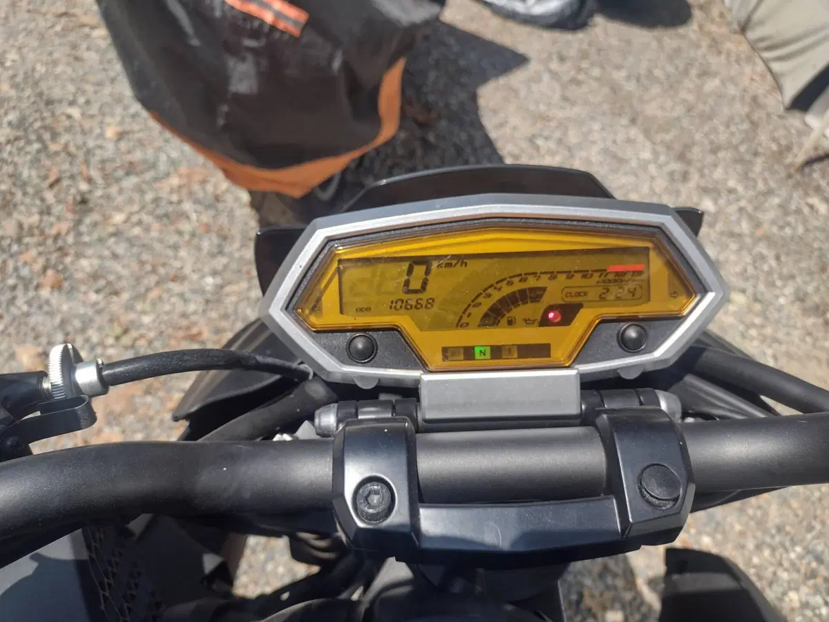 Kawasaki Z 1000 (2010 - 13) (2)