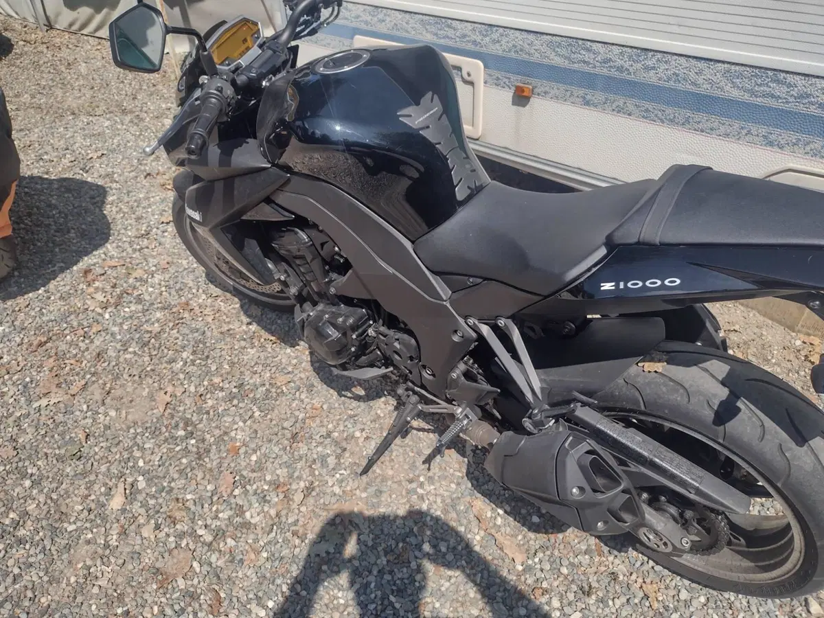 Kawasaki Z 1000 (2010 - 13) (7)