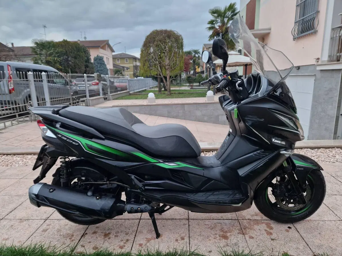 Kawasaki J 300 (2017 - 21) (3)