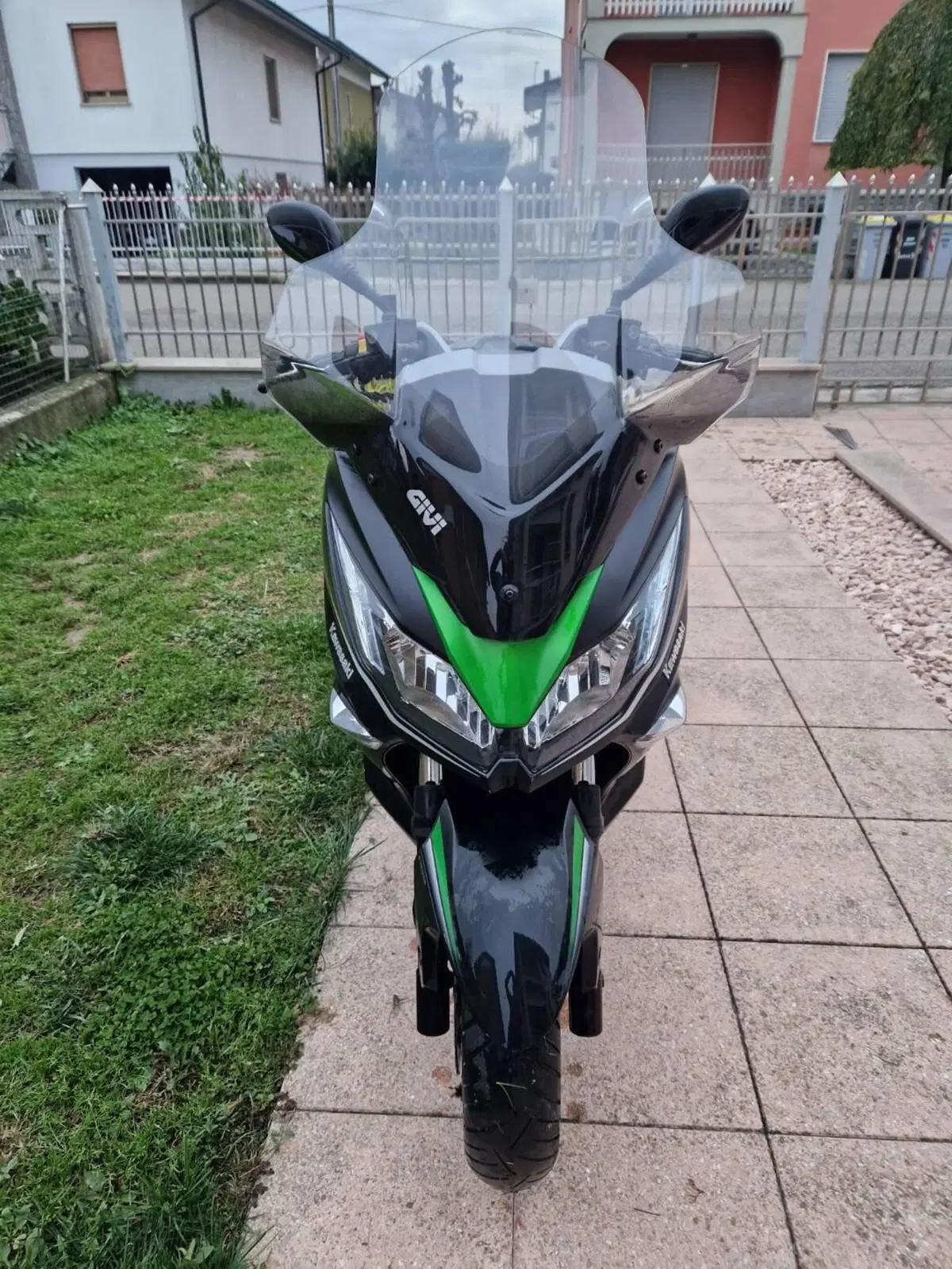 Kawasaki J 300 (2017 - 21) (4)