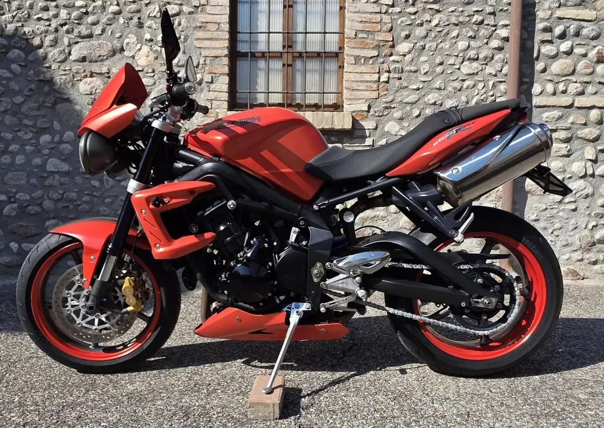 Triumph Street Triple R (2009 - 12) (5)