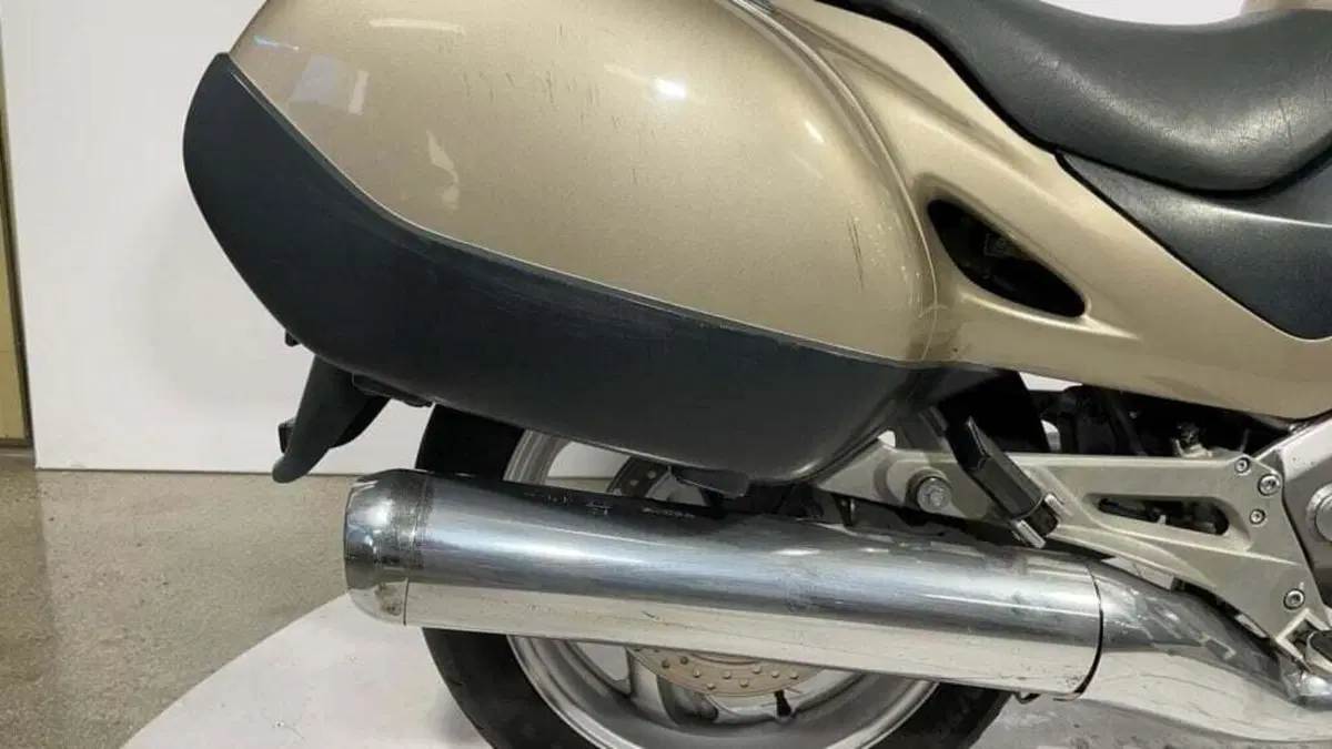 Honda Deauville 650 (1998 - 01) (9)