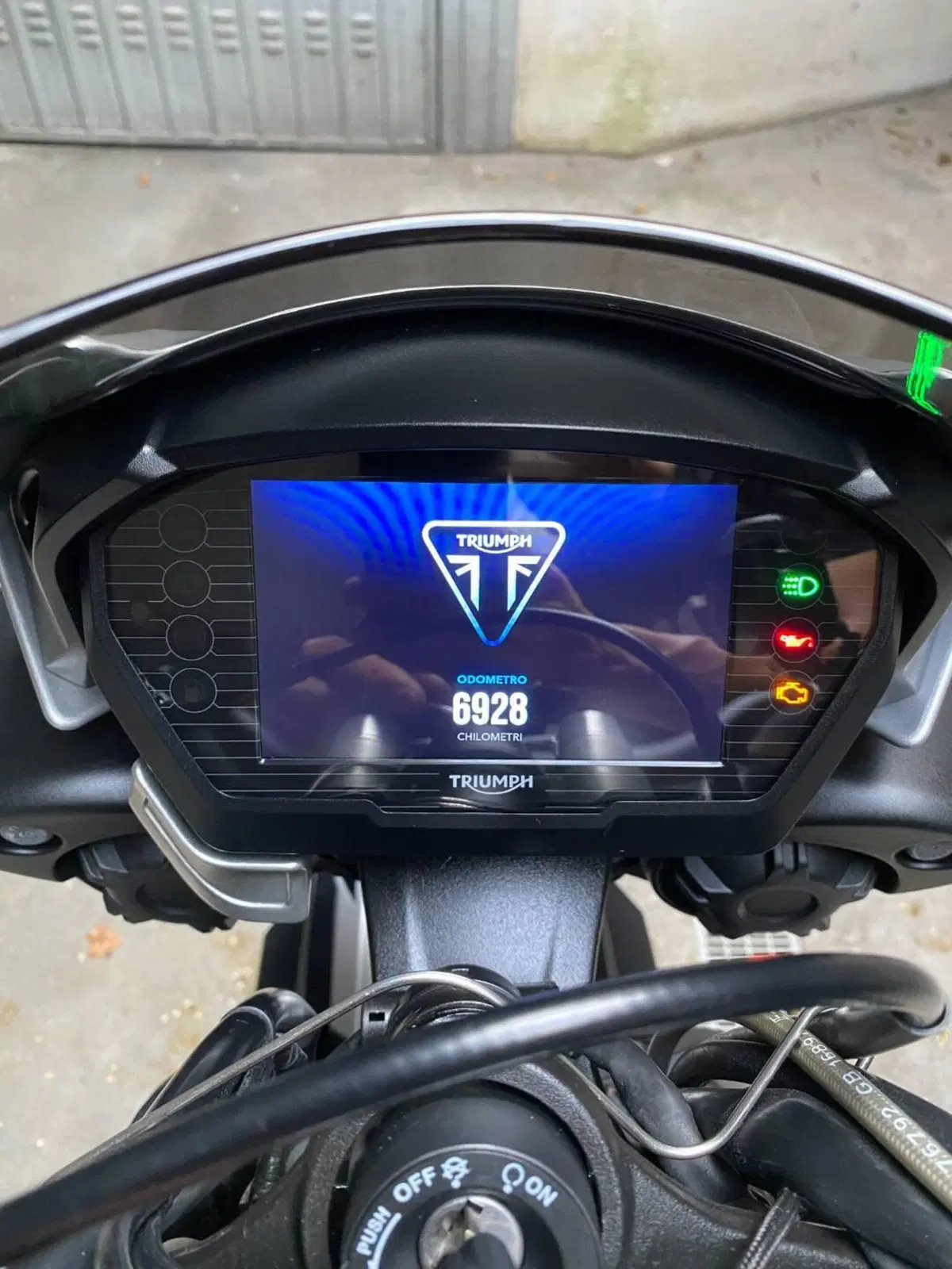Triumph Street Triple R (2017 - 20) (2)