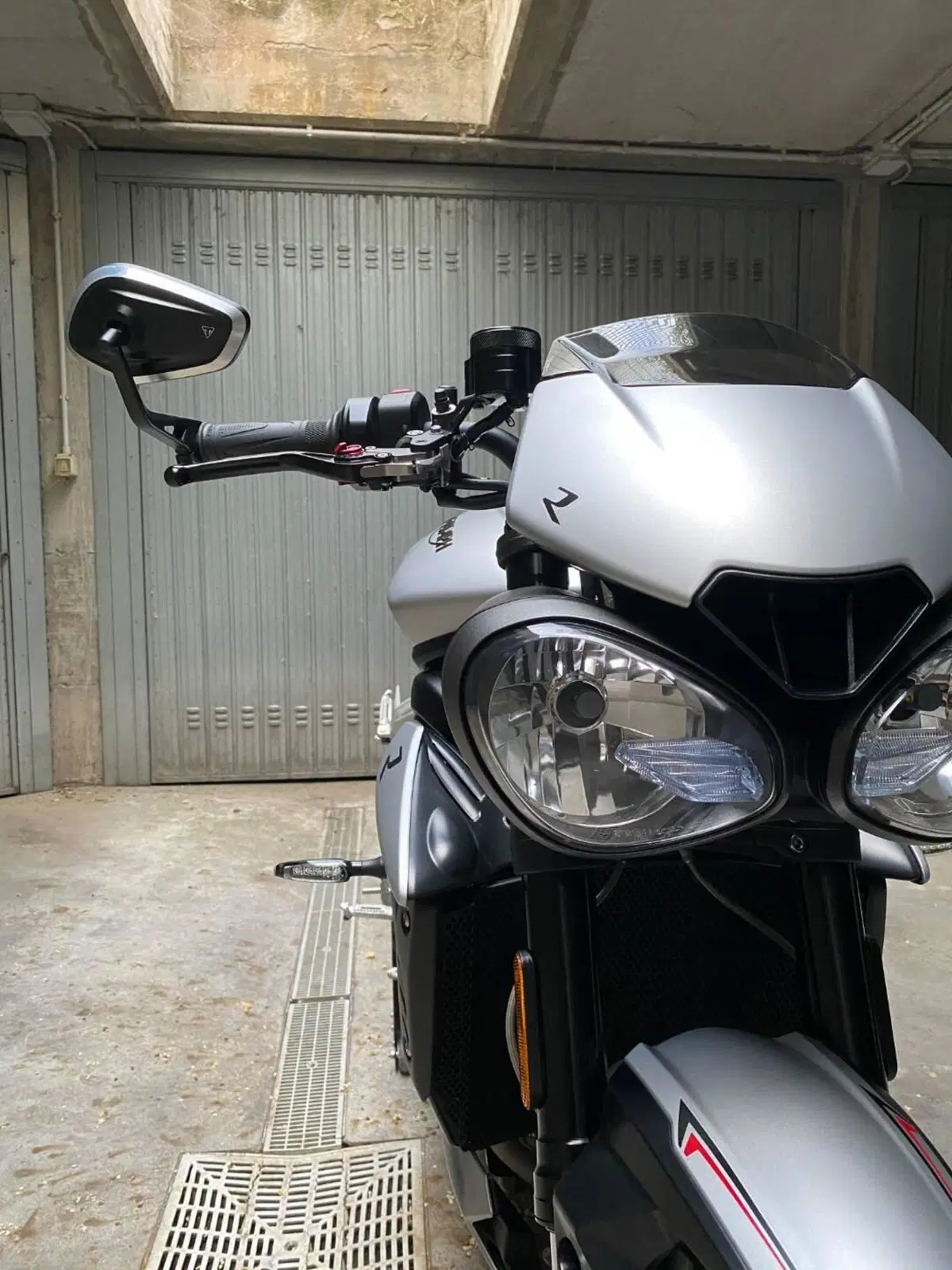 Triumph Street Triple R (2017 - 20) (4)