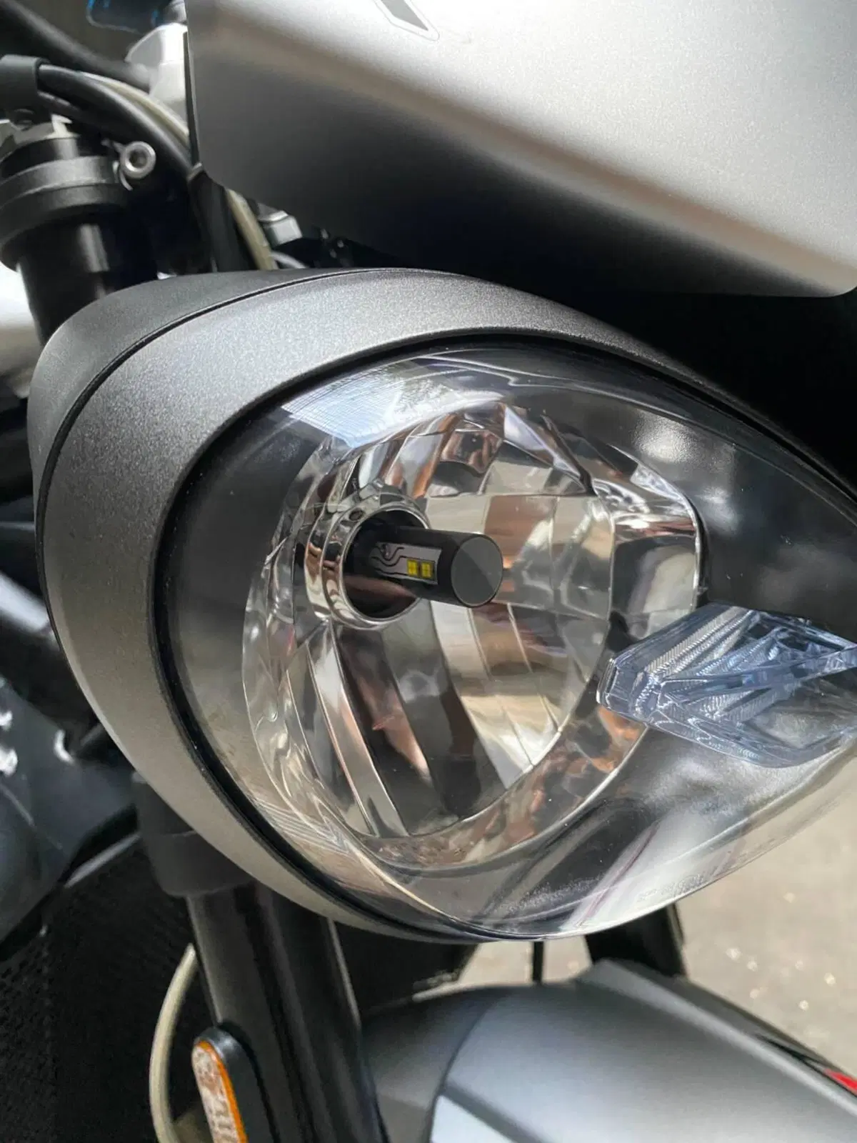 Triumph Street Triple R (2017 - 20) (5)