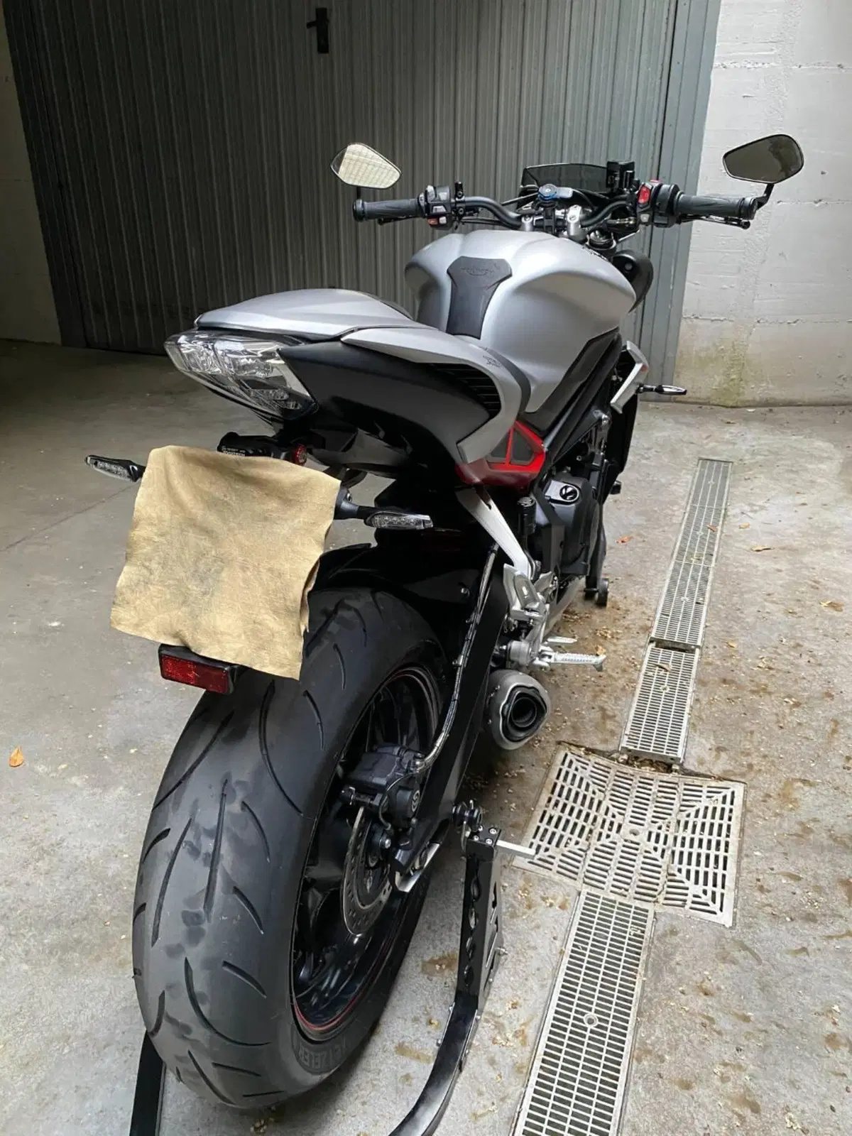 Triumph Street Triple R (2017 - 20) (13)