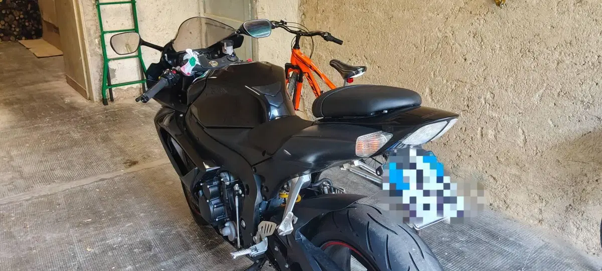 Suzuki GSX R 750 (2006 - 07) (2)