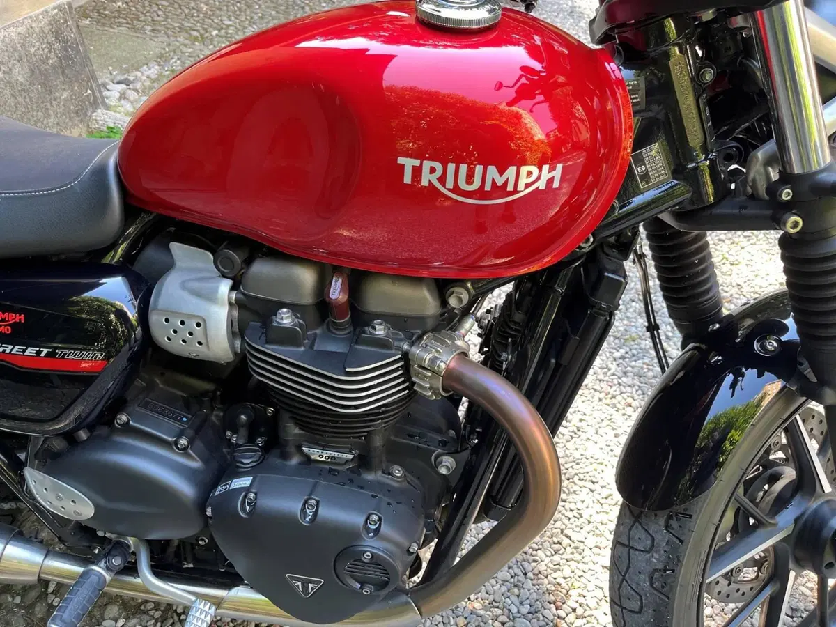 Triumph Street Twin 900 (2019 - 20) (2)