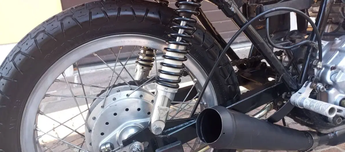 Honda CB 400 FOUR (8)