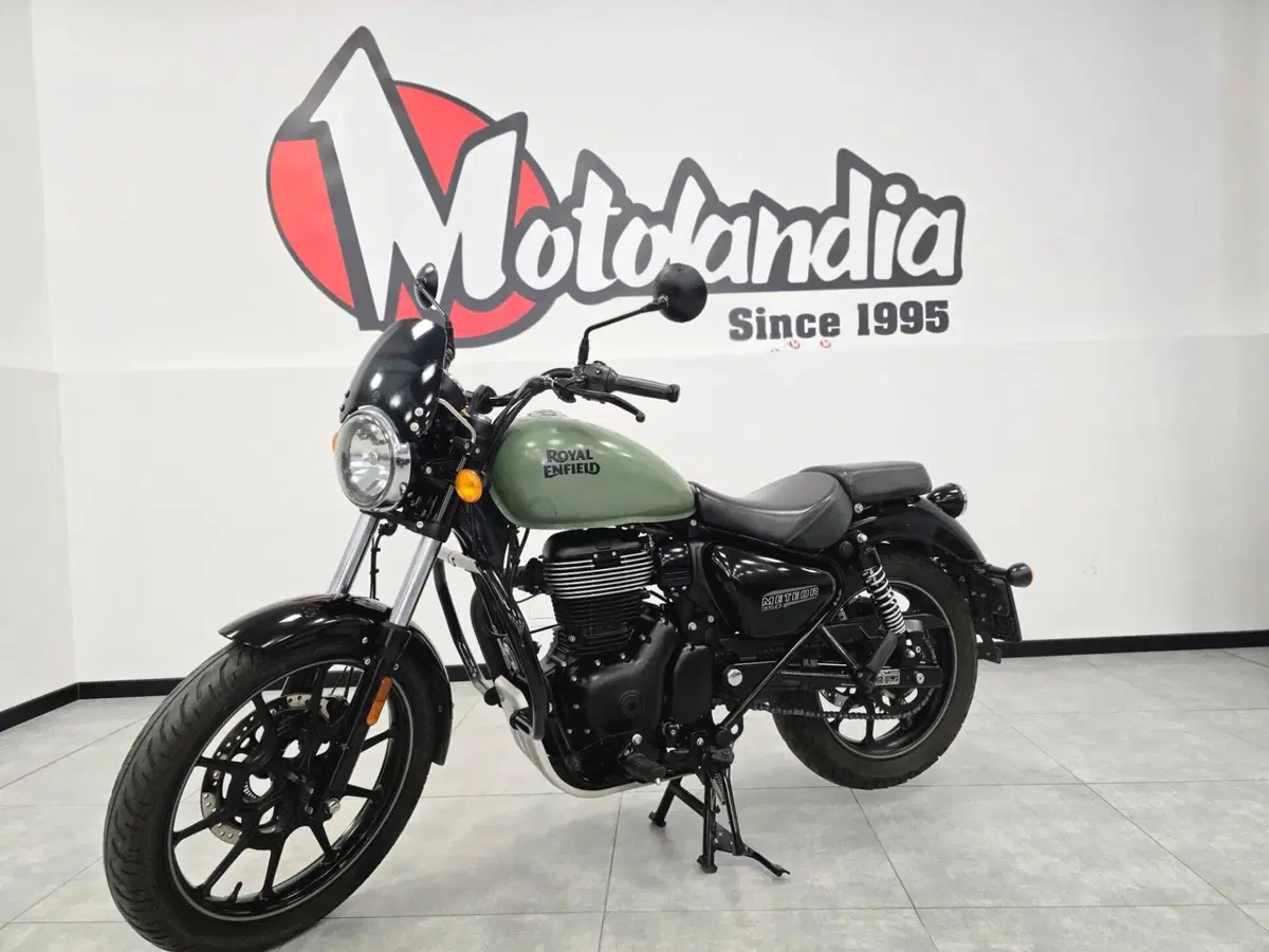 Royal Enfield Meteor 350 (2021 - 26) (2)