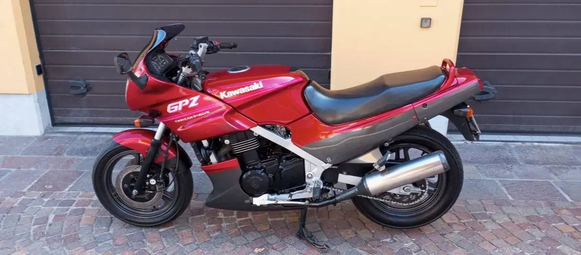 Kawasaki GPZ 500 S (2)