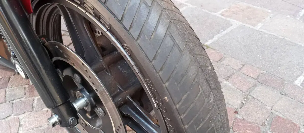 Kawasaki GPZ 500 S (7)