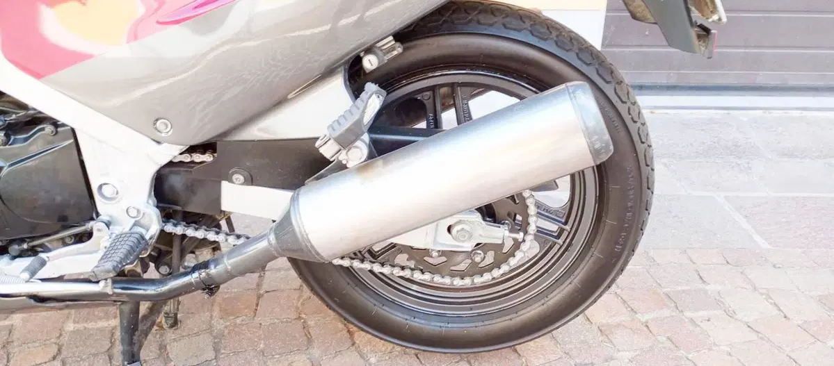 Kawasaki GPZ 500 S (12)