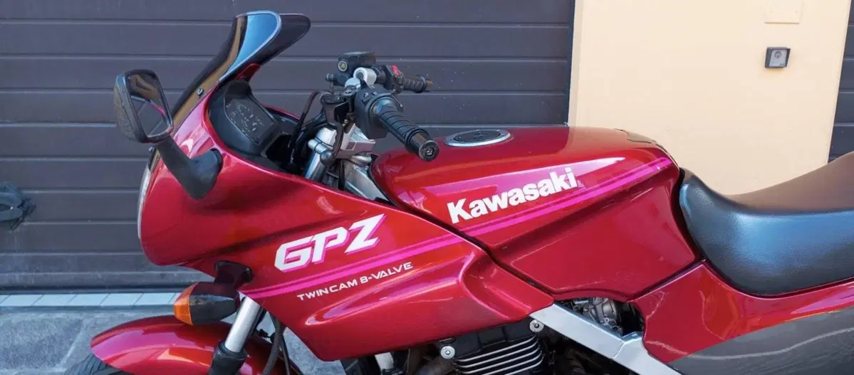 Kawasaki GPZ 500 S (13)