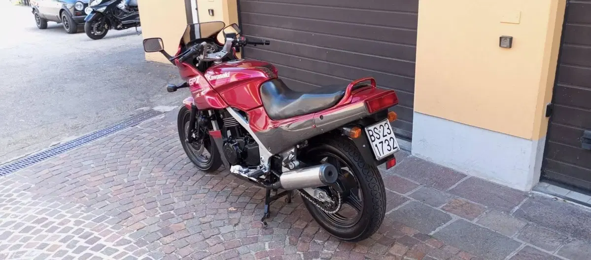 Kawasaki GPZ 500 S (17)